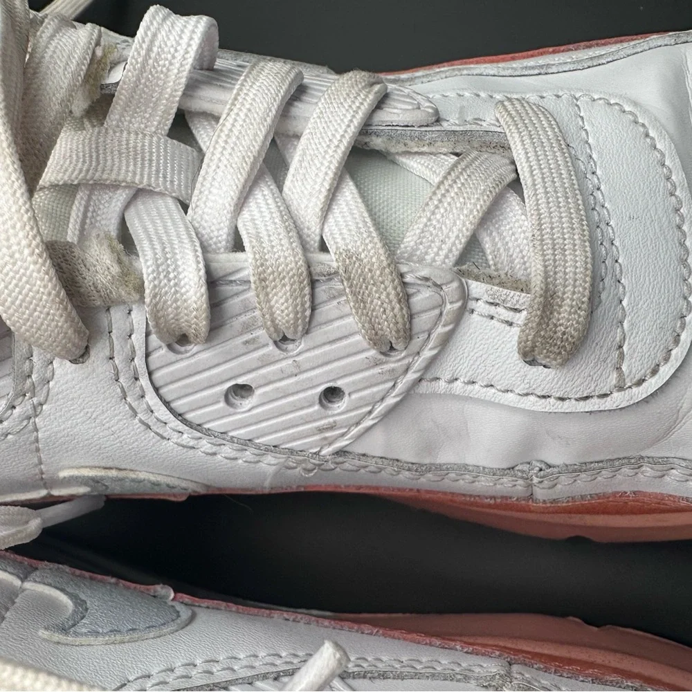 Nike Air Max 90 Sneakers Youth 7Y White Peach Coral Rainbow Logo